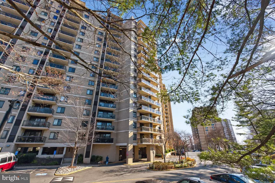 307 YOAKUM PKWY #821, Alexandria, VA 22304