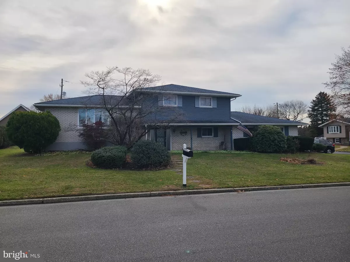 Catasauqua, PA 18032,235 CIRCLE DR