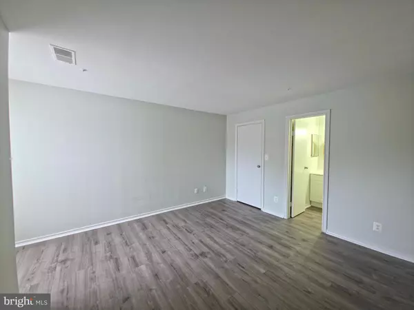 Gaithersburg, MD 20879,18533 BOYSENBERRY DR #210