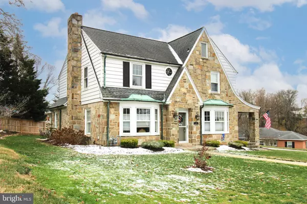 300 PINE HILL LN, York, PA 17403