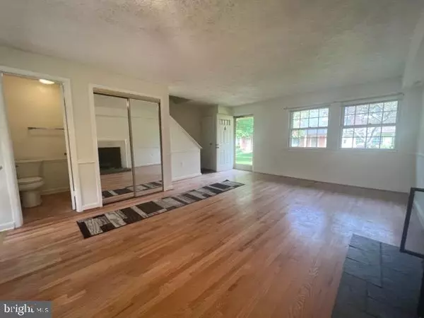 Falls Church, VA 22046,429 HAMPTON CT #138