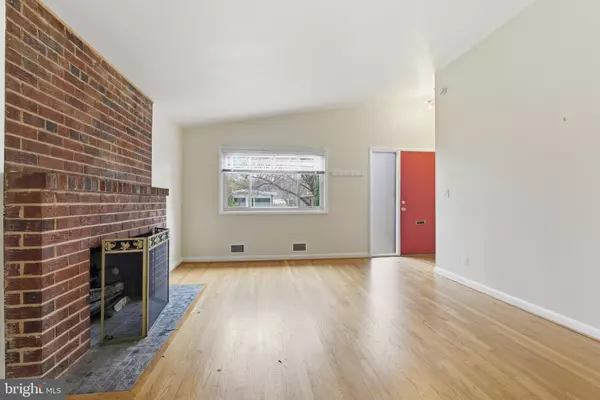 Washington, DC 20018,4208 19TH PL NE