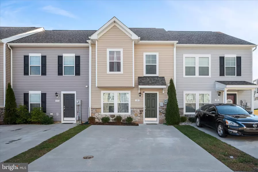 35 MENGEL RD, Martinsburg, WV 25403