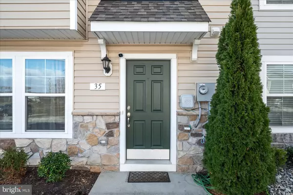 Martinsburg, WV 25403,35 MENGEL RD