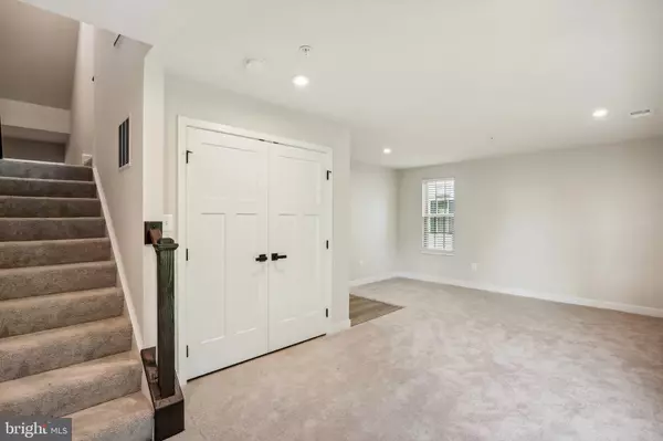 Montgomery Village, MD 20886,19753 GREEN VILLAGE DR