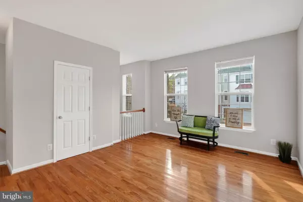 Dumfries, VA 22025,15615 WINDING CREEK DR