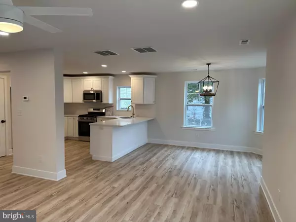 West Deptford, NJ 08086,1676 MILLER AVE