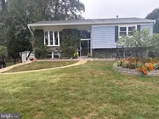 Vienna, VA 22180,8418 STONEWALL DR