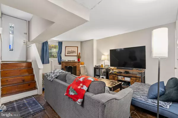 Philadelphia, PA 19147,787 S 3RD ST #1R