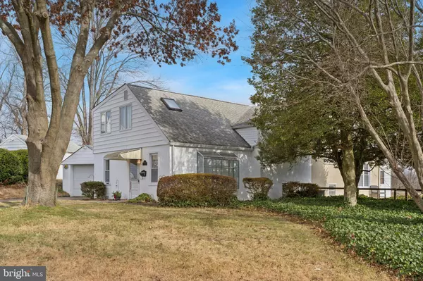 8613 LYKENS LN, Philadelphia, PA 19128