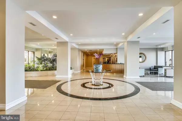 Alexandria, VA 22314,501 SLATERS LN #413