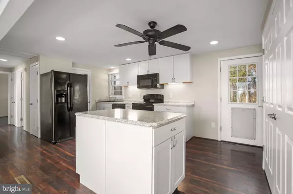 Fredericksburg, VA 22405,92 MCCARTY RD