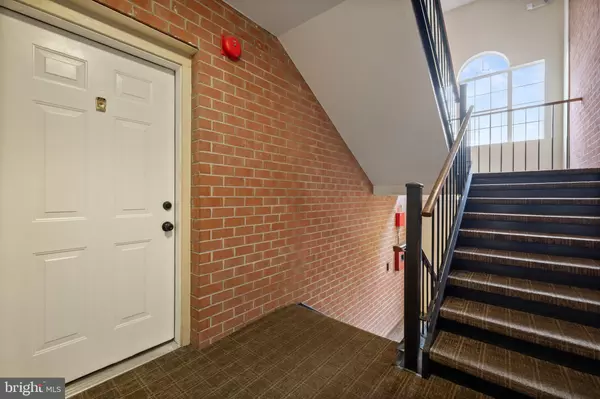 Glen Burnie, MD 21060,6601 RAPID WATER WAY #201