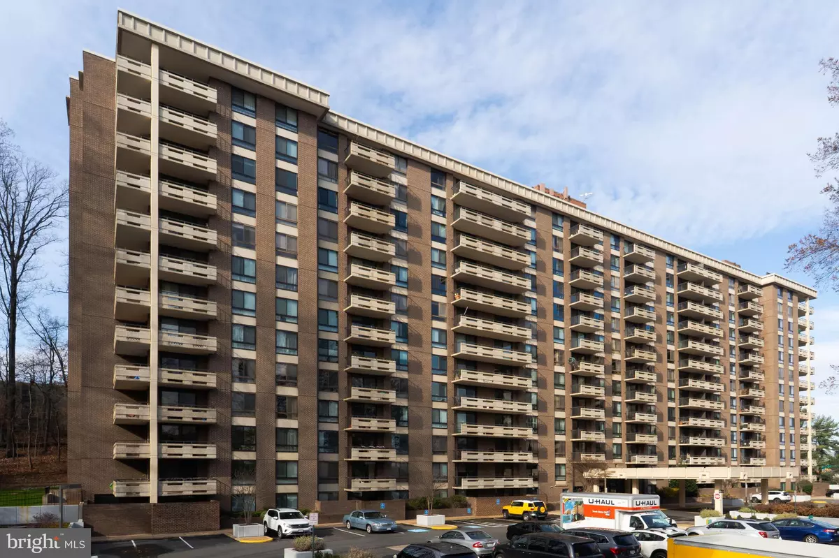 Mclean, VA 22102,1808 OLD MEADOW RD #805