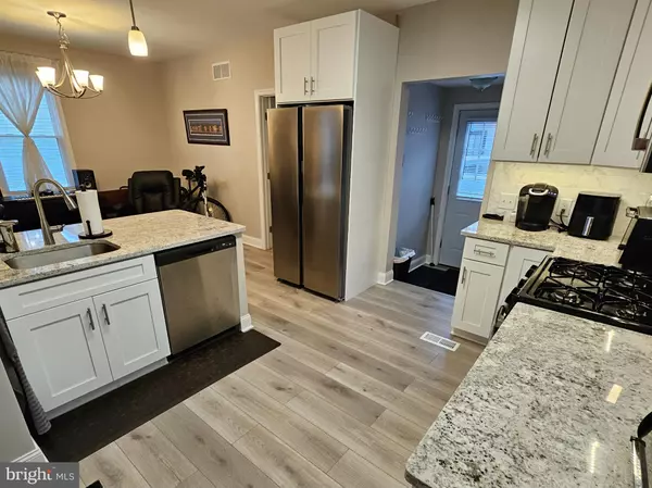 Wayne, PA 19087,404 W WAYNE AVE