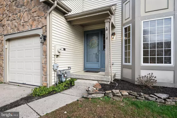 18 LANGCLIFFE CT, Mount Laurel, NJ 08054