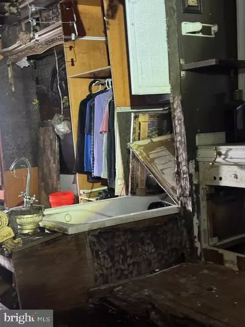 Philadelphia, PA 19143,1828 S ALLISON ST