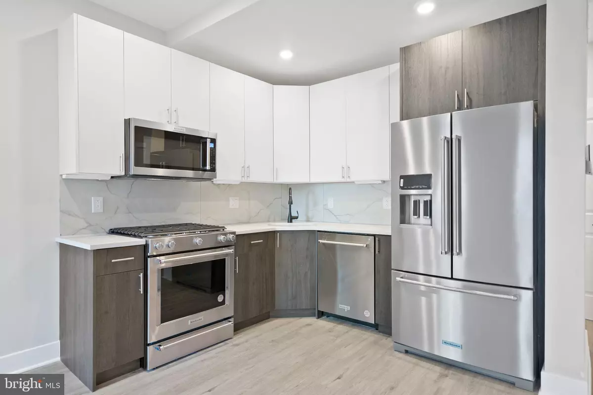 Philadelphia, PA 19123,408-10 N FRONT ST #2