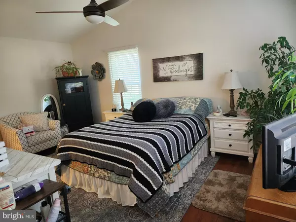 Hamilton, NJ 08690,132 MOWAT CIR