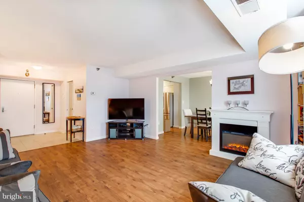 Mclean, VA 22102,1808 OLD MEADOW RD #1012