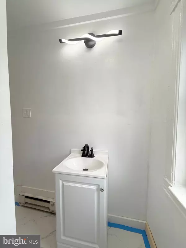 Trenton, NJ 08610,1718 S BROAD ST