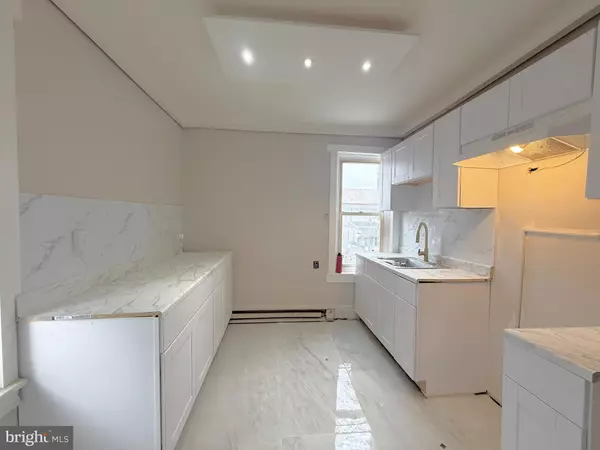 Trenton, NJ 08610,1718 S BROAD ST