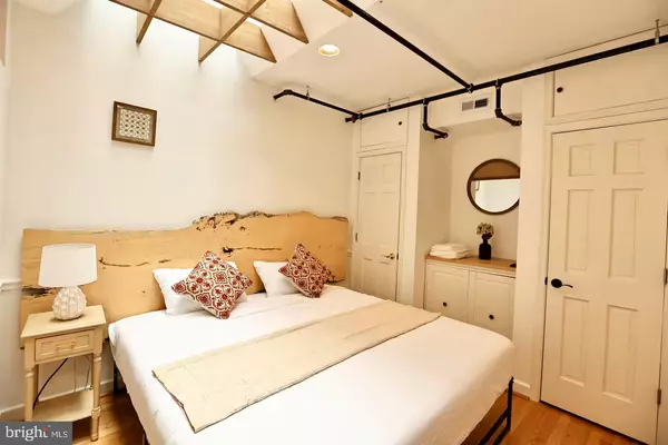 1522 LOCUST ST #301, Philadelphia, PA 19102