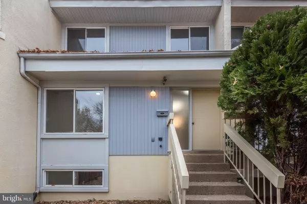 Reston, VA 20191,2394 SOUTHGATE SQ