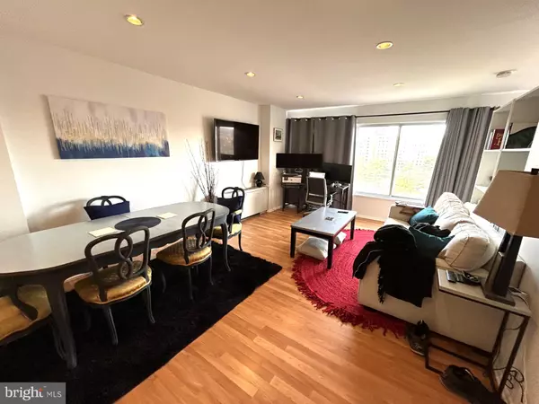 Alexandria, VA 22304,5340 HOLMES RUN PKWY #706