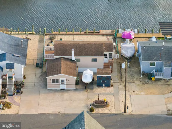 Tuckerton, NJ 08087,79 DOLPHIN ROAD