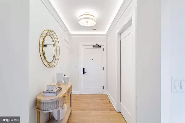 Mclean, VA 22101,6718 LOWELL AVE #406