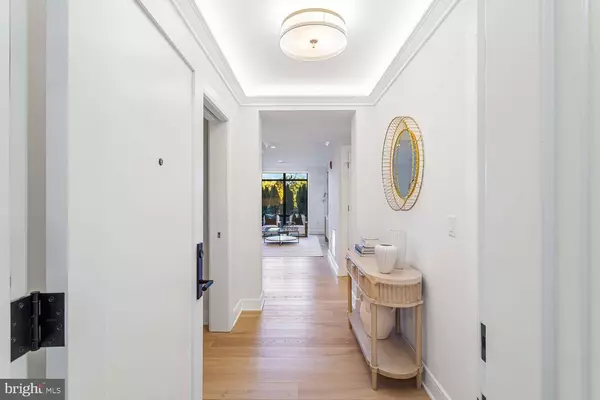 Mclean, VA 22101,6718 LOWELL AVE #406