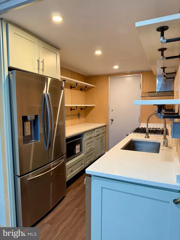 Rockville, MD 20852,10201 GROSVENOR PL #1618