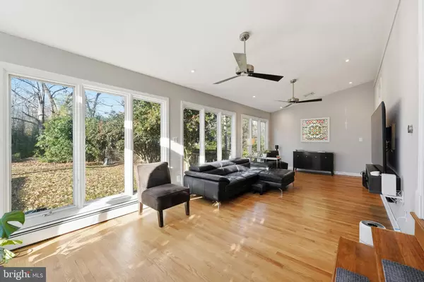 Alexandria, VA 22308,7908 W BOULEVARD DR