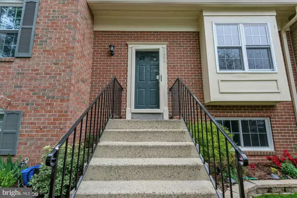 Springfield, VA 22152,7092 SOLOMON SEAL CT