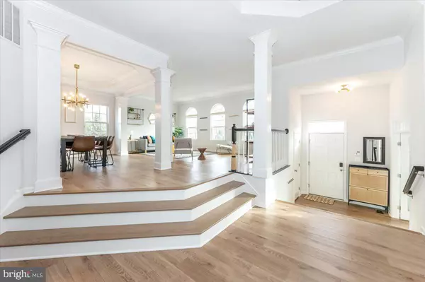 Herndon, VA 20170,1686 WINTERWOOD CT