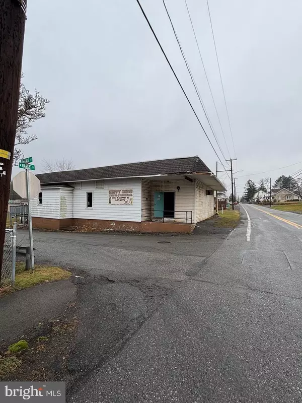 602 W MARKET ST, Williamstown, PA 17098