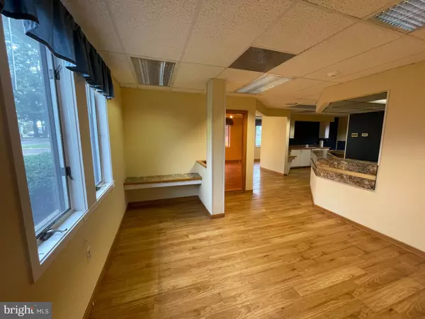 Fairless Hills, PA 19030,333 N OXFORD VALLEY RD SUI #101