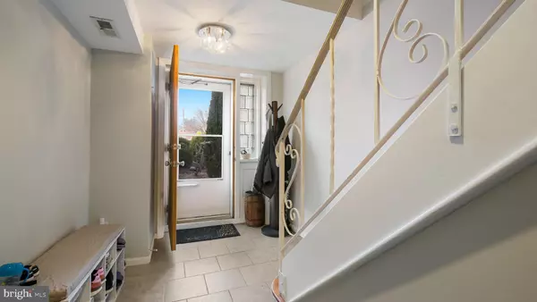 Philadelphia, PA 19114,3637 E CROWN AVE