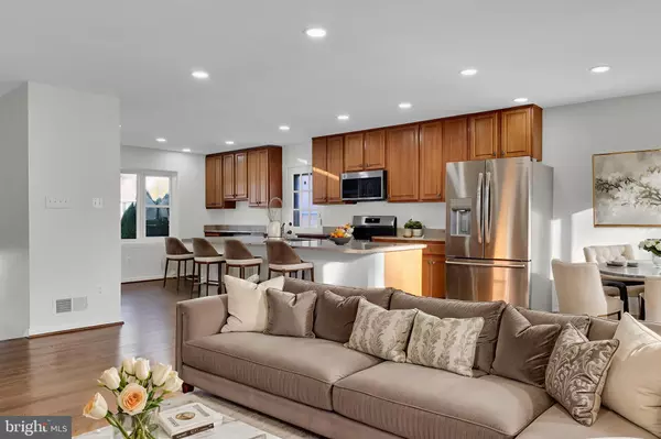 Lanham, MD 20706,4224 KINMOUNT RD