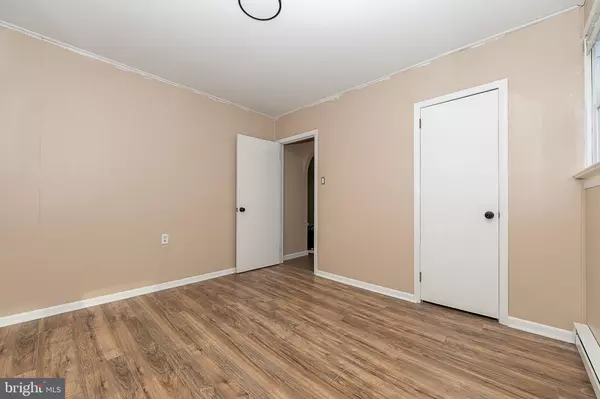 Pennsville, NJ 08070,90 TUFTS RD