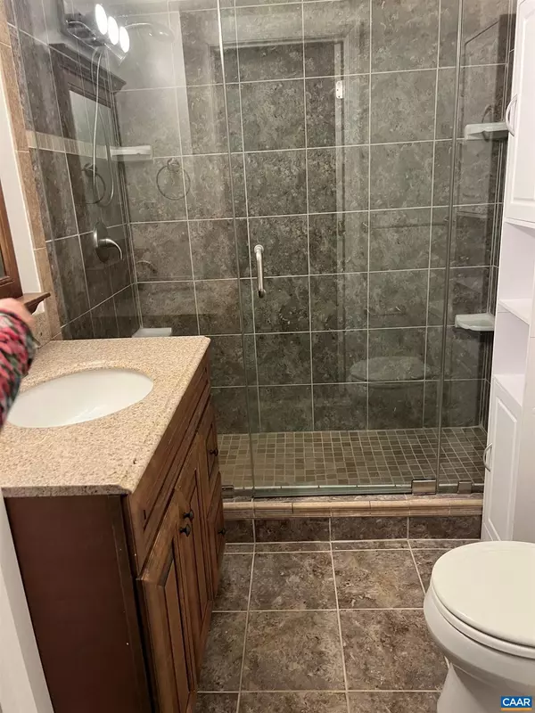 Charlottesville, VA 22901,150 N BENNINGTON RD