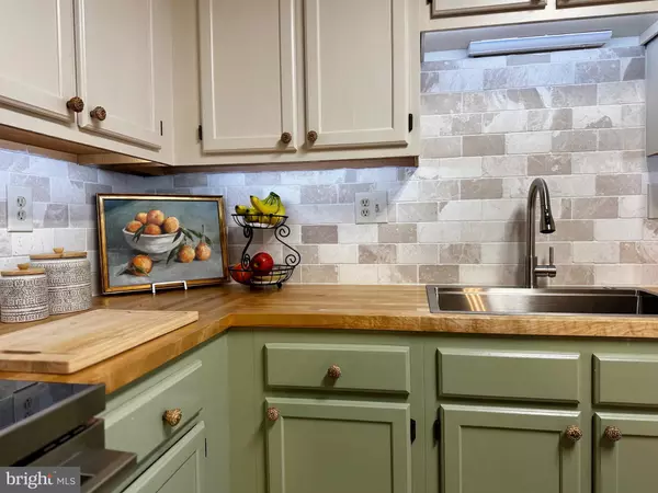 1005 ANDOVER CT, Marlton, NJ 08053