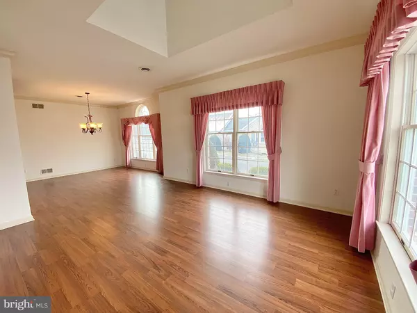 Chambersburg, PA 17202,1476 SPRING SIDE DR E