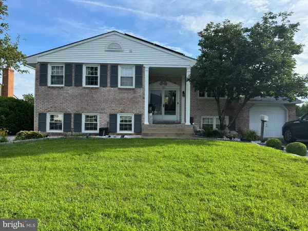 20 PEBBLE LN, Cherry Hill, NJ 08002