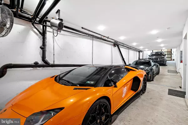 Philadelphia, PA 19123,722 N 3RD ST