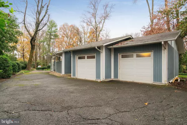 Alexandria, VA 22306,2406 BRENTWOOD PL