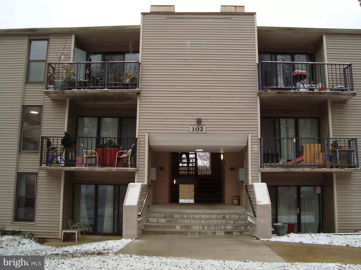 Gaithersburg, MD 20877,102 DUVALL LN #6-202