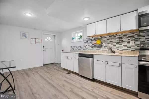 Oxon Hill, MD 20745,121 ONONDAGA DR