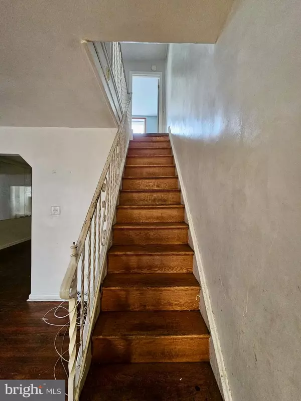 Philadelphia, PA 19151,931 KENMORE RD